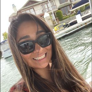 Meet your Posher, Leslie